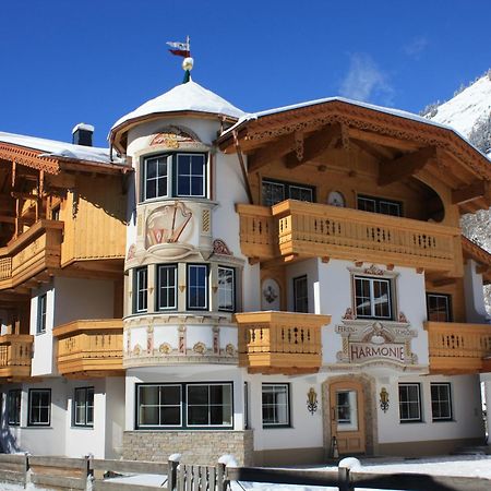 Ferienschloessl Harmonie Otel Holzgau Dış mekan fotoğraf