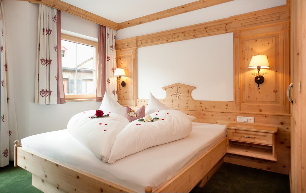 Ferienschloessl Harmonie Otel Holzgau Oda fotoğraf