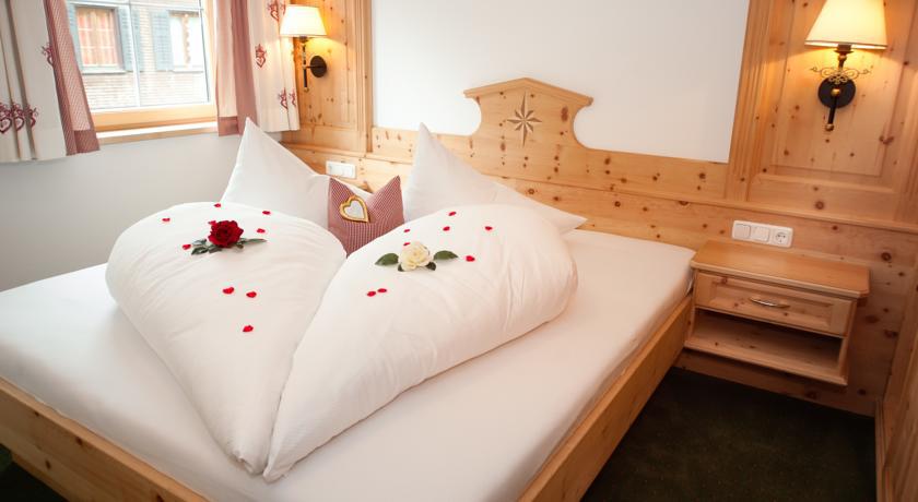 Ferienschloessl Harmonie Otel Holzgau Dış mekan fotoğraf