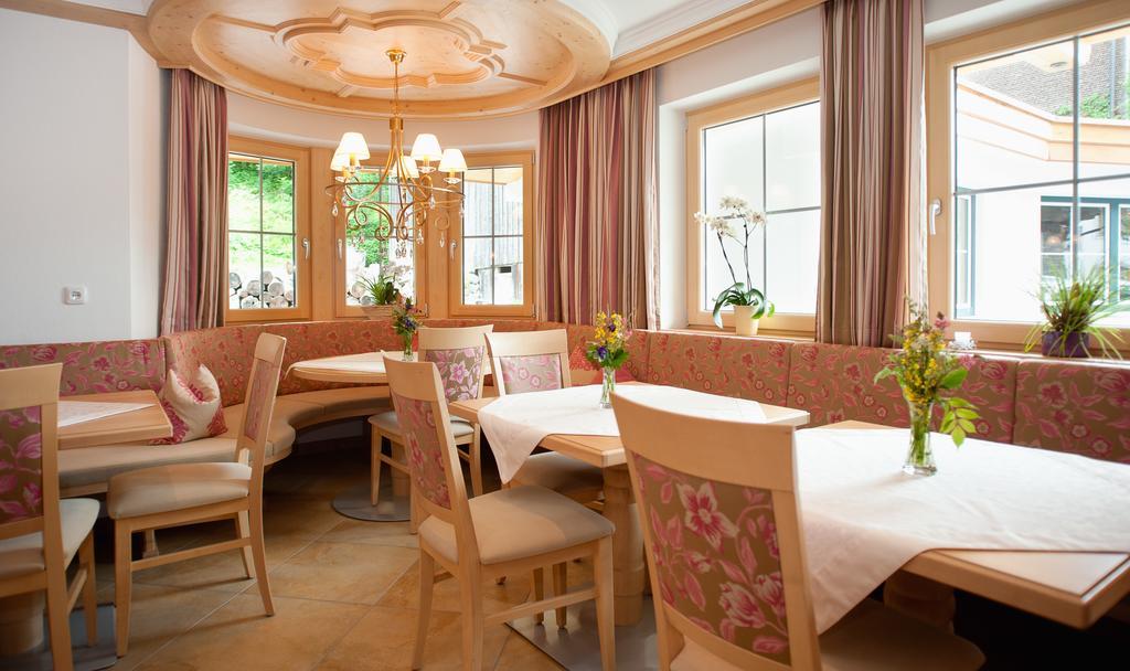 Ferienschloessl Harmonie Otel Holzgau Dış mekan fotoğraf