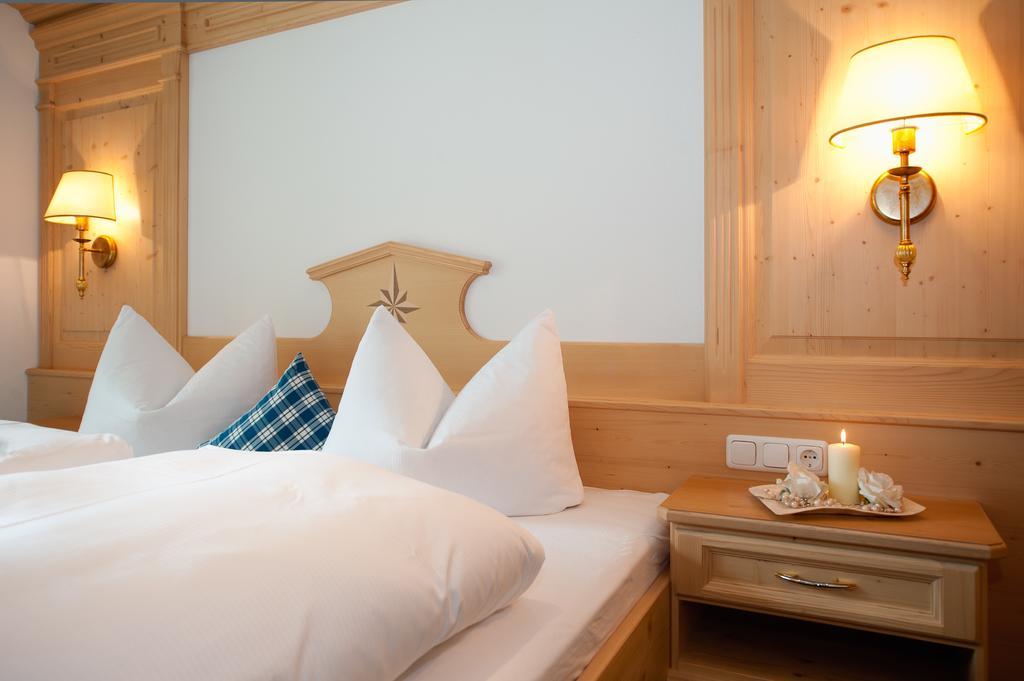 Ferienschloessl Harmonie Otel Holzgau Dış mekan fotoğraf