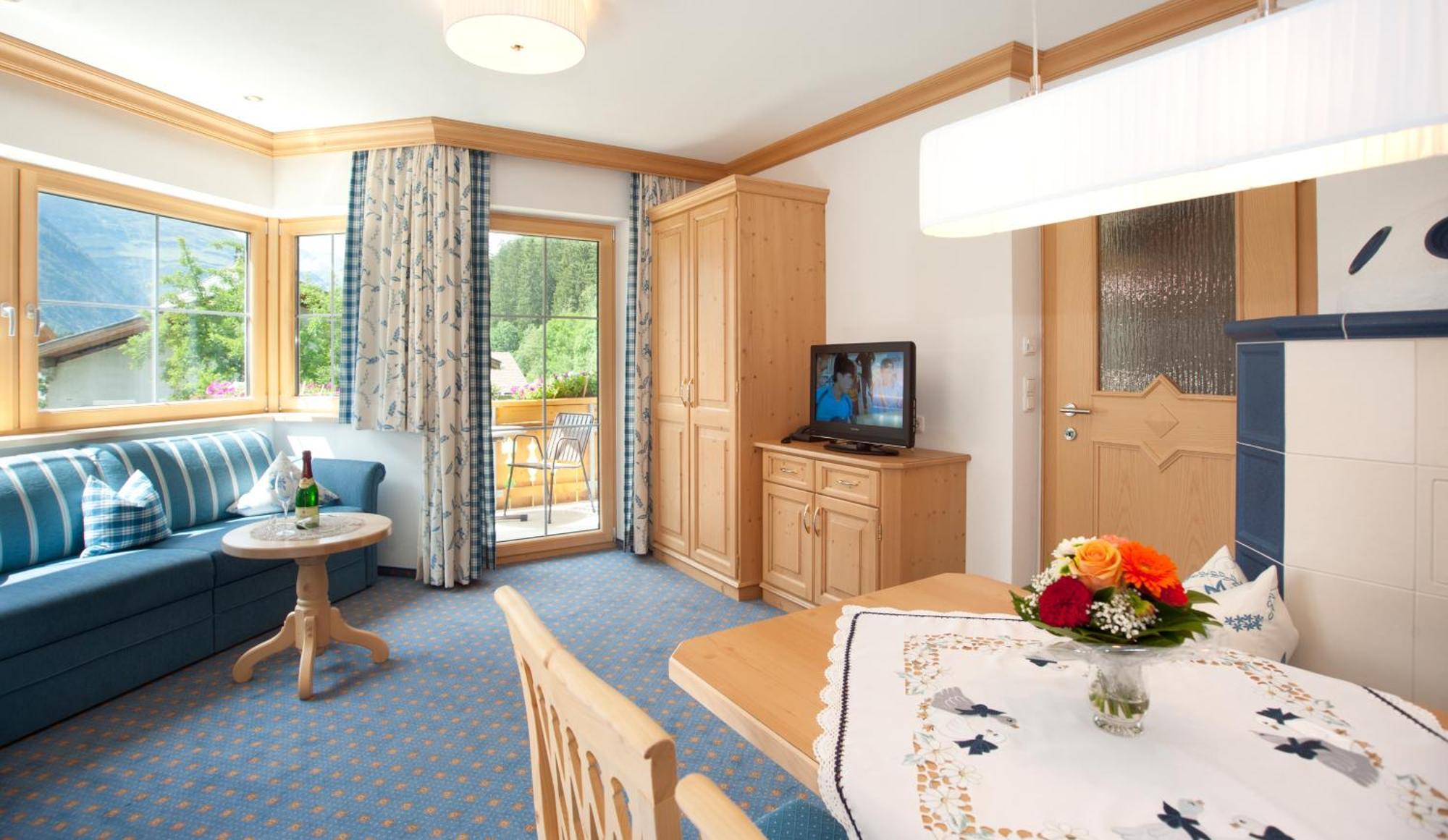 Ferienschloessl Harmonie Otel Holzgau Dış mekan fotoğraf