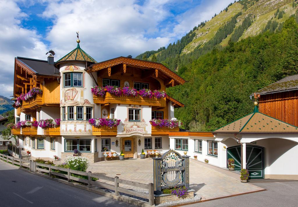 Ferienschloessl Harmonie Otel Holzgau Dış mekan fotoğraf