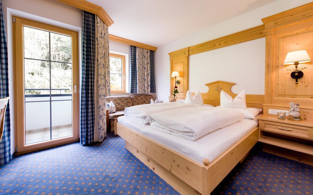 Ferienschloessl Harmonie Otel Holzgau Dış mekan fotoğraf