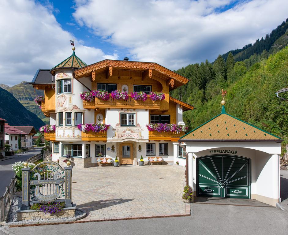 Ferienschloessl Harmonie Otel Holzgau Dış mekan fotoğraf