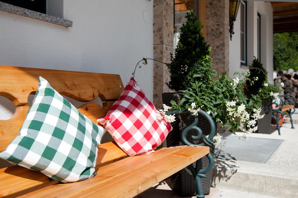 Ferienschloessl Harmonie Otel Holzgau Dış mekan fotoğraf