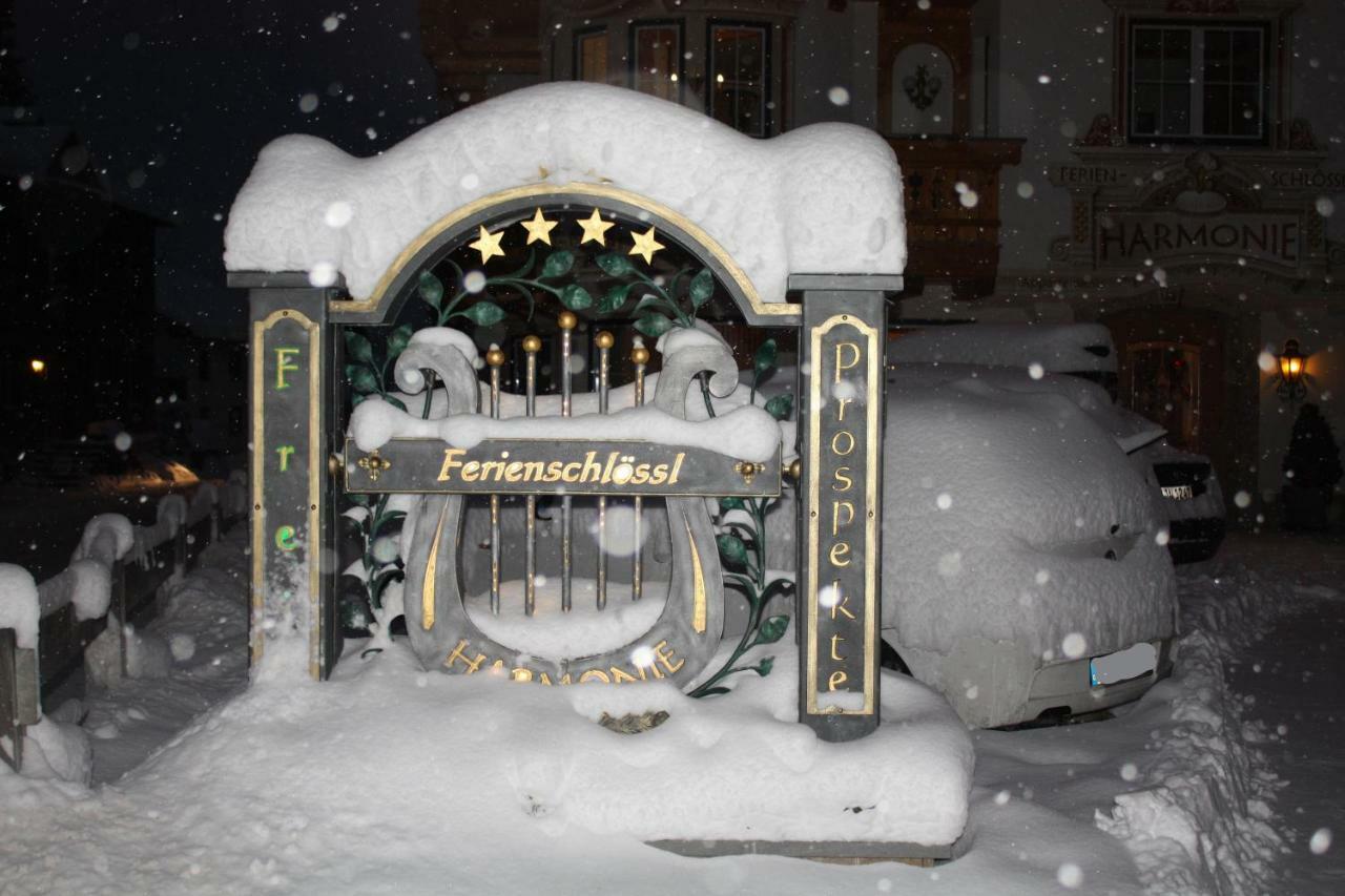 Ferienschloessl Harmonie Otel Holzgau Dış mekan fotoğraf